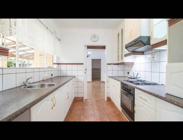 4 BEDROOM HOUSE FOR SALE IN VAN RIEBEECK PARK